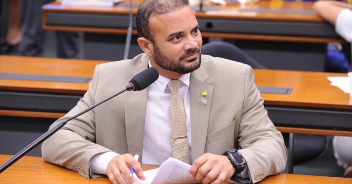Projeto de deputado do ES amplia porte de arma e aguarda relator na CCJ