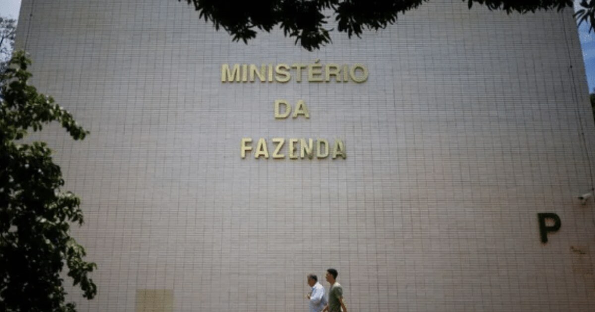 Fazenda reduz previsão do PIB de 2026 para 2% e vê inflação em 4,9%