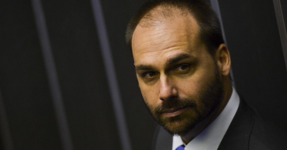 Ministério da Justiça demite Eduardo Bolsonaro da Polícia Federal