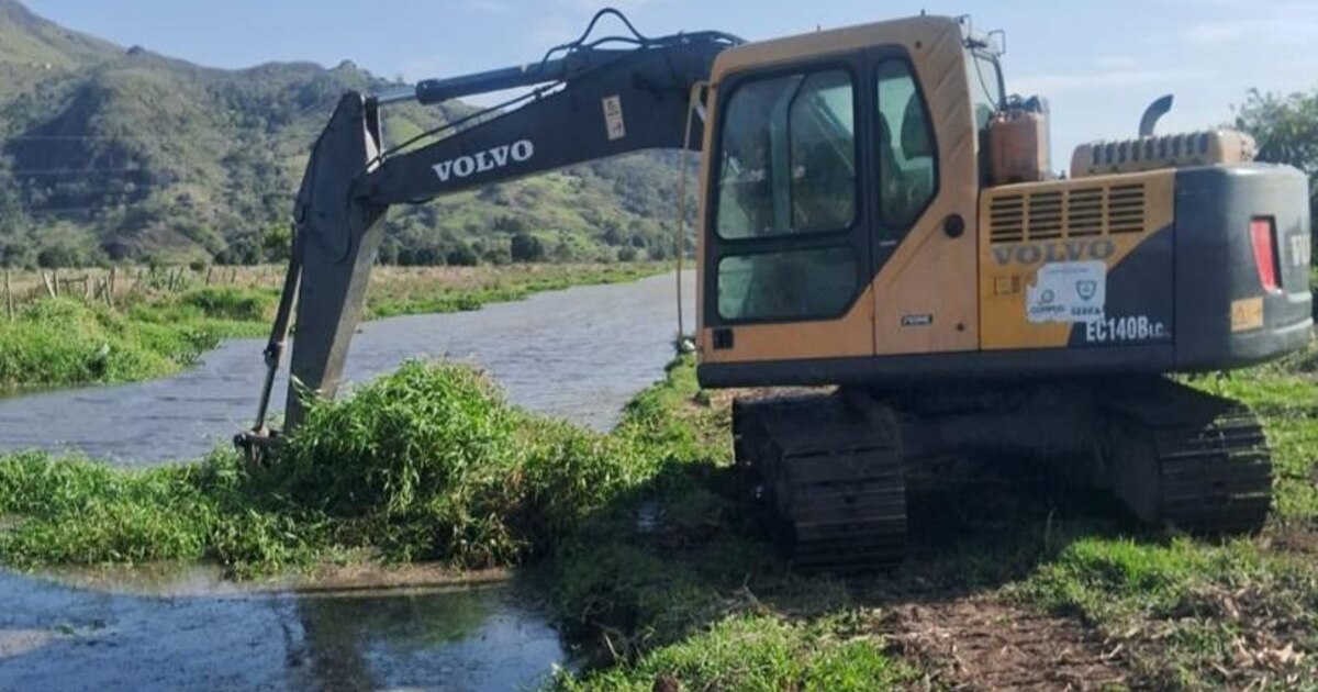 Serra intensifica limpeza de canais em quatro bairros para prevenir alagamentos