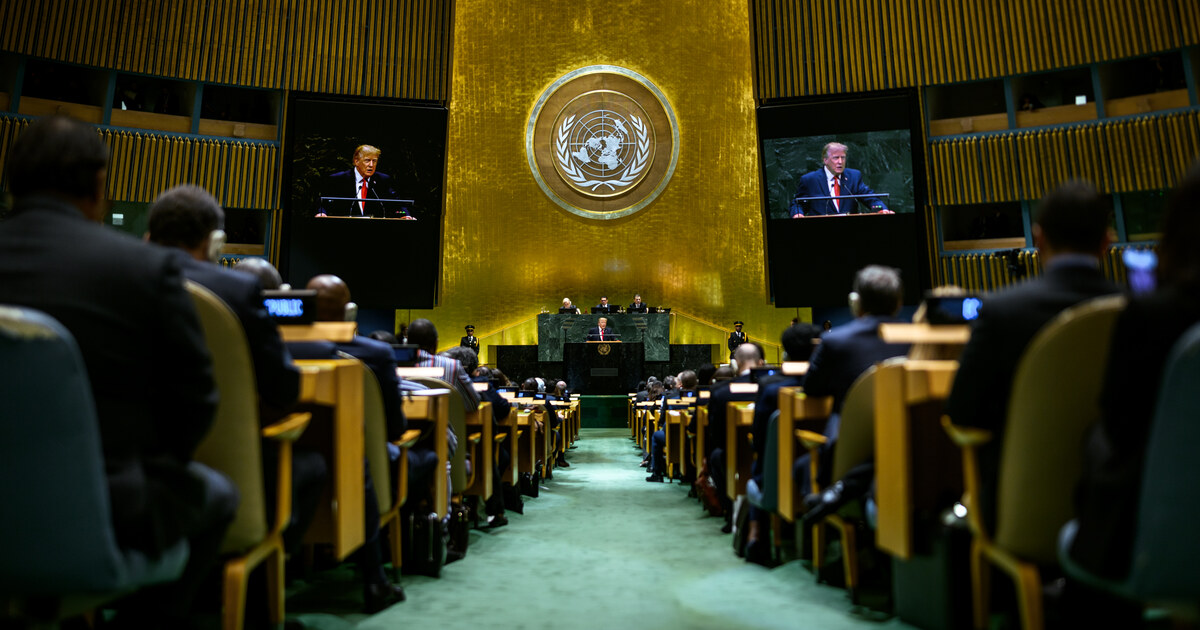 Trump chama IA de ‘superinteligência’ e rejeita controle global na ONU