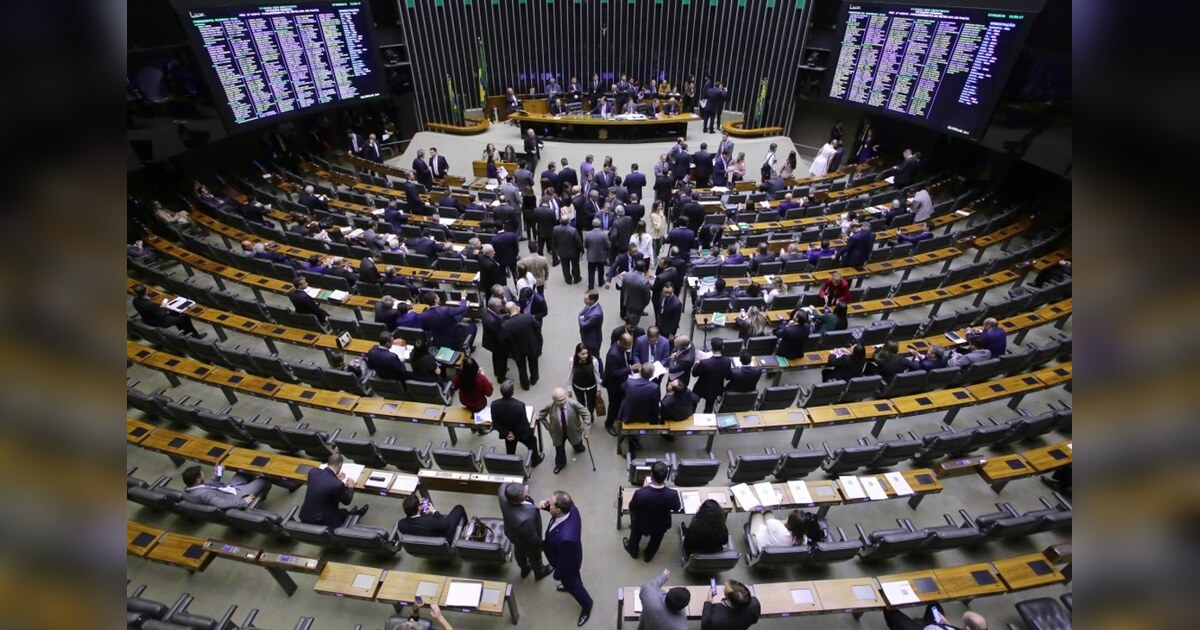 Espírito Santo elegerá 10 deputados federais e 30 estaduais em 2026