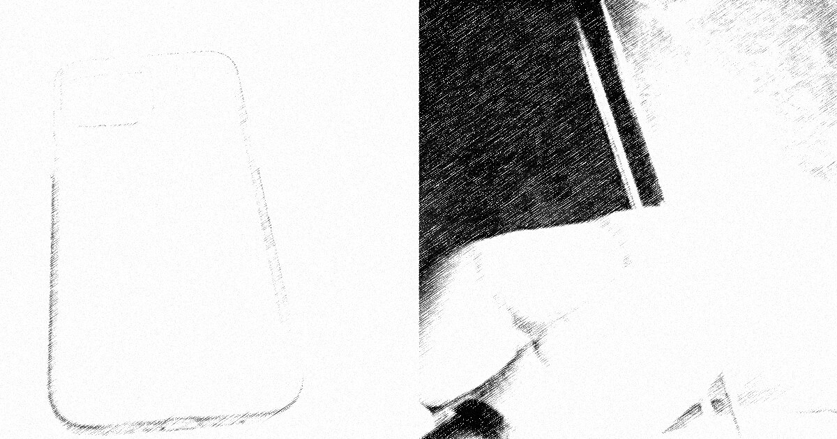 Capinha transparente amarela por degradação do material