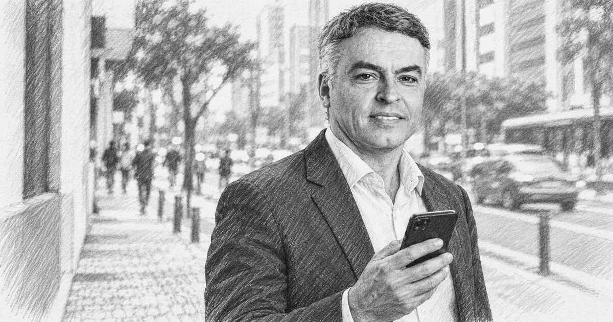 Deputado argentino tem celular roubado durante entrevista em SP
