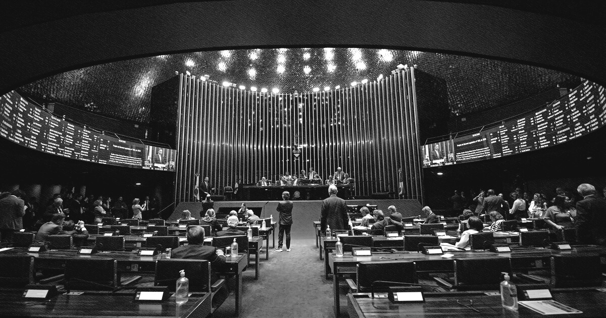 Centrão perde espaço para direita na Câmara, mas ainda será decisivo para governo
