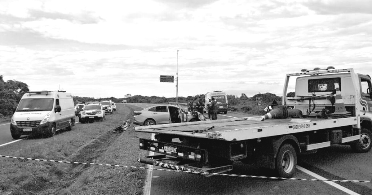 Colisão entre carros mata mãe, filha e motorista na Rodovia do Sol, em Guarapari
