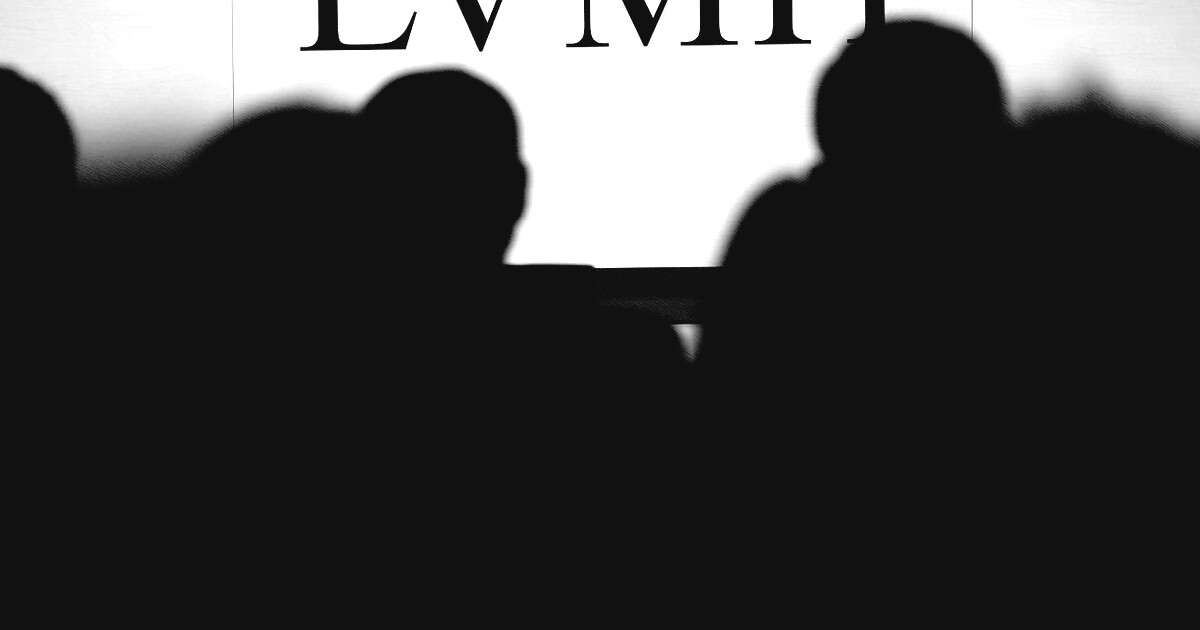 Crise na China atinge LVMH e diminui esperanças de renascimento do mercado de luxo