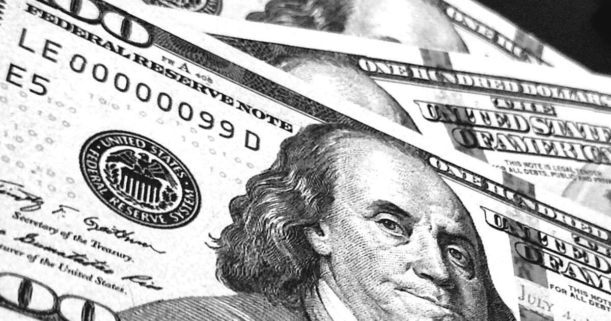 Dólar cai a R$ 5,35 após alta de 8,21% registrada na 2ª feira | Jovem Pan
