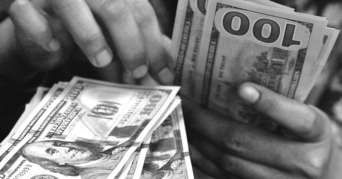 Dólar fecha a R$ 5,44 e registra maior alta semanal desde 2008