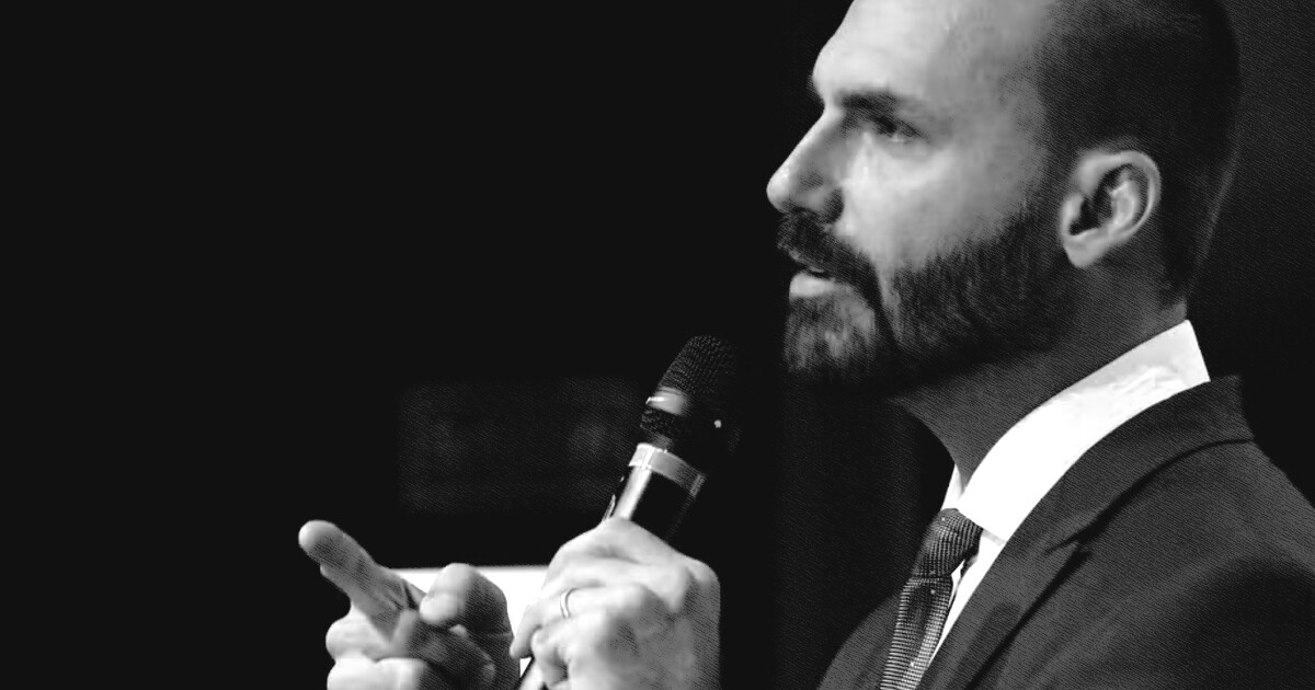 Eduardo Bolsonaro fala em “expurgar” Moraes do STF caso Flávio seja eleito