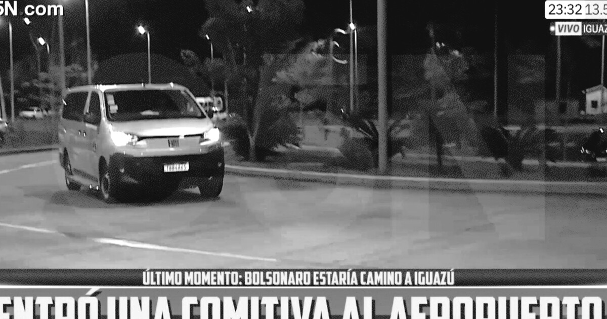 Empresa de van que supostamente levou Flávio Bolsonaro até aeroporto na Argentina segue Willer Tomaz