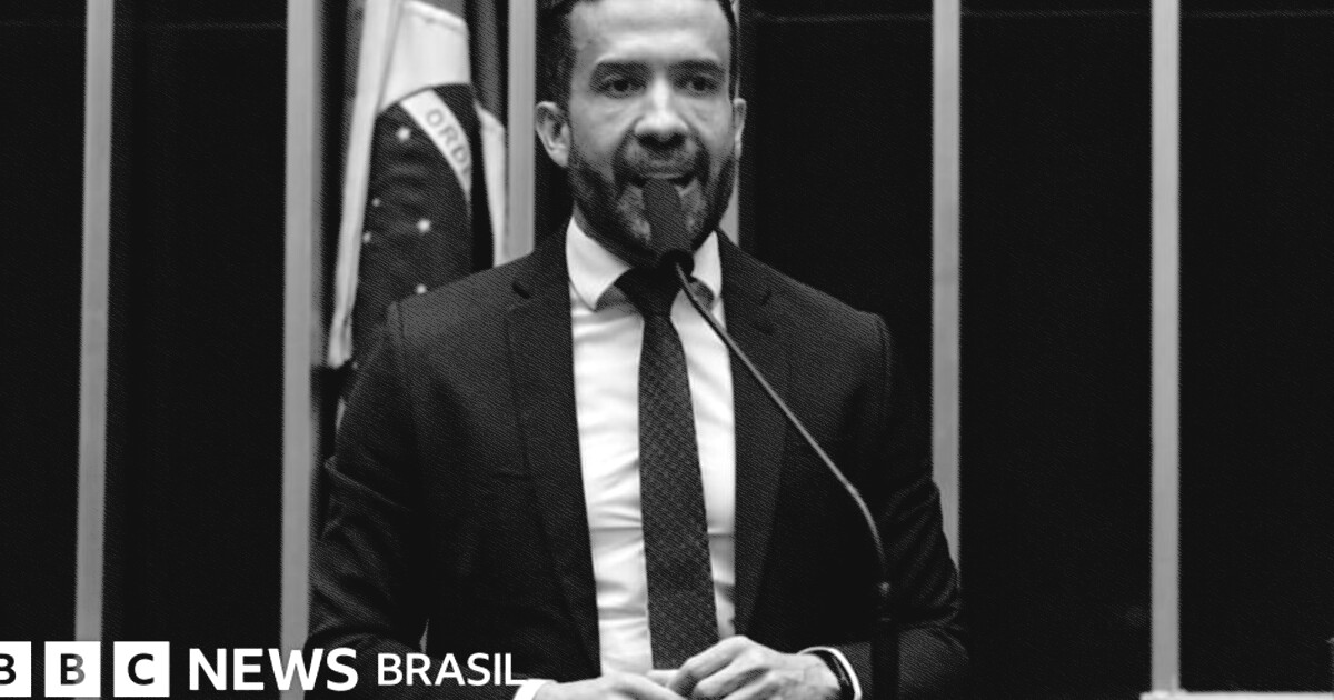 'Exército de Lula' no WhatsApp: TSE não encontra notícias falsas apontadas por campanha de Flavio Bolsonaro - BBC News Brasil