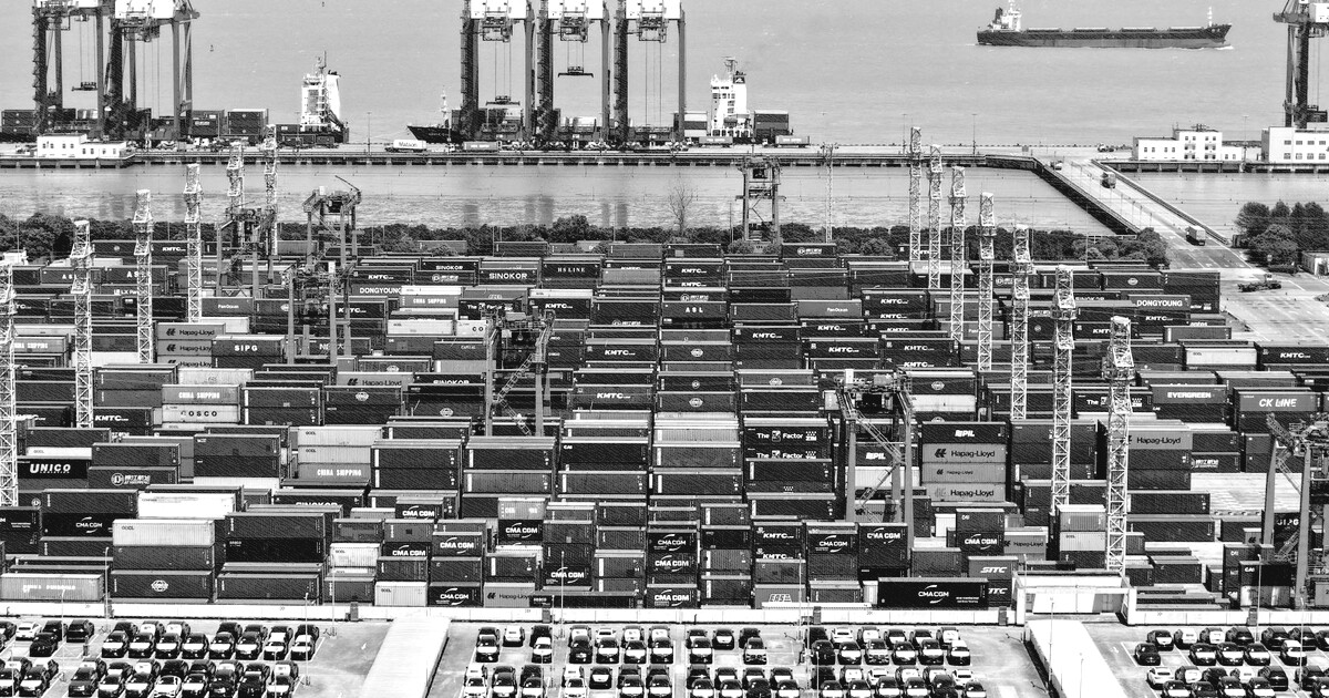 Exportações da China saltam, colocando à vista superávit comercial de US$ 1 tri