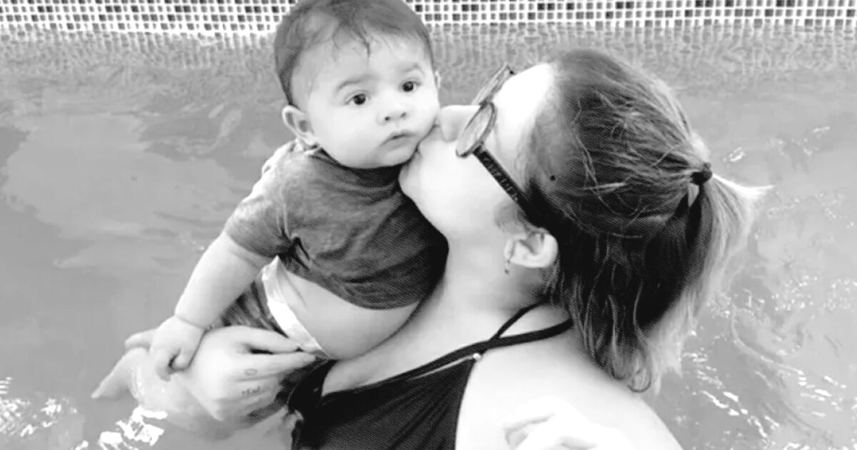 Filho de Marília Mendonça tem traço marcante herdado da cantora, diz livro