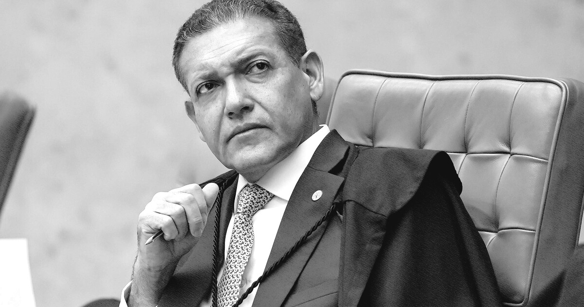 Kassio censurou canal de WhatsApp de Janones sem documentos mostrando presença de fake news