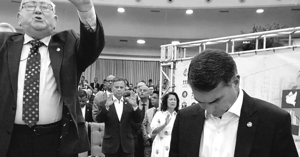 Maiores Assembleias de Deus explicitam apoio a Flávio Bolsonaro, e Universal permanece neutra