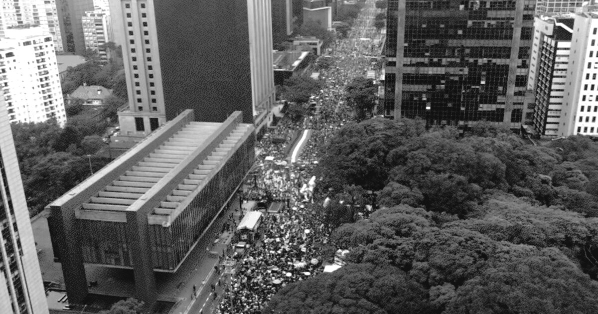 Manifestação na Paulista reúne políticos e pede fim da escala 6x1