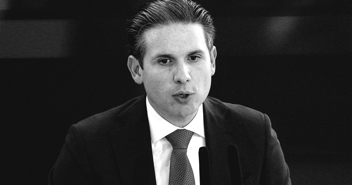 Motta define com centrão proposta de reforma eleitoral e quer regular propaganda digital para conter PL