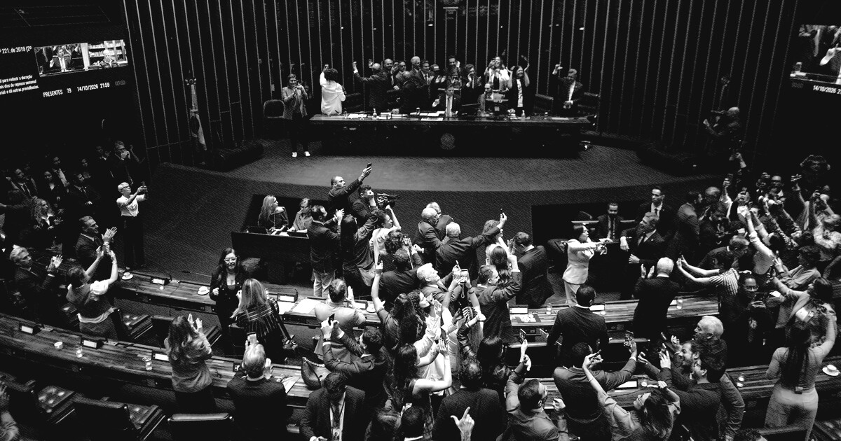 Taxas do Tesouro têm alta generalizada e IPCA+ longo bate maior nível desde 1º turno