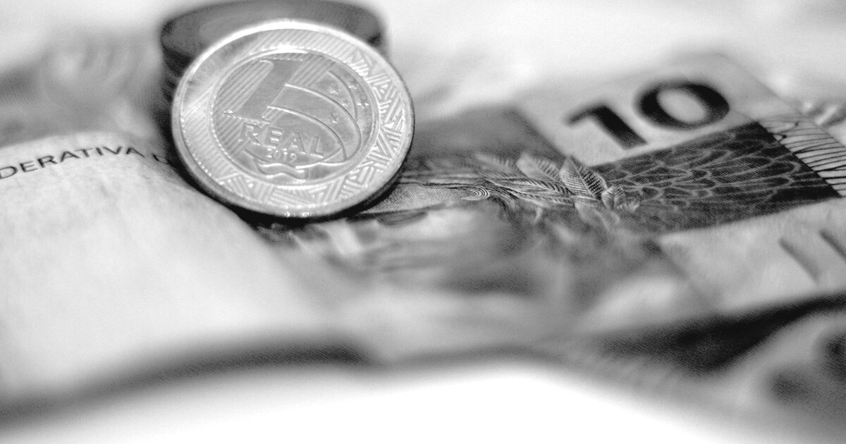 Taxas dos DIs caem com percepção de que Flávio segue à frente de Lula na eleição